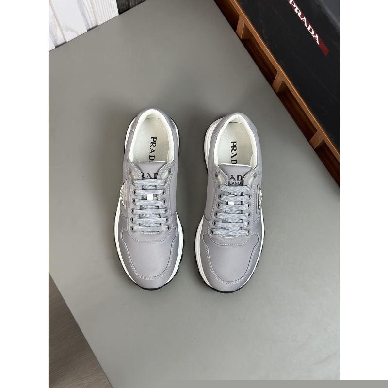Pra*a casual shoes